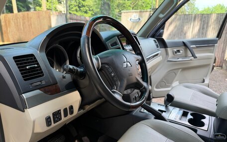 Mitsubishi Pajero IV, 2017 год, 2 400 000 рублей, 11 фотография