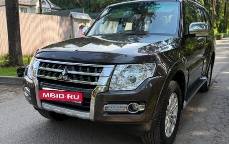 Mitsubishi Pajero IV, 2017 год, 2 400 000 рублей, 2 фотография