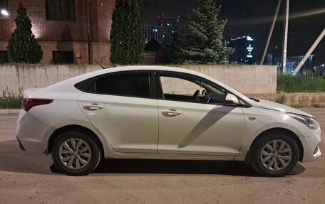 Hyundai Solaris II рестайлинг, 2019 год, 940 000 рублей, 1 фотография