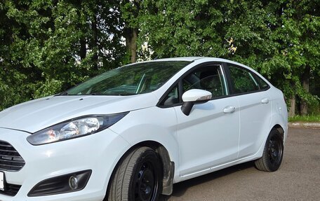 Ford Fiesta, 2015 год, 800 000 рублей, 2 фотография