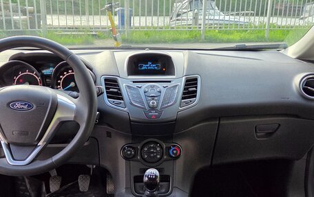 Ford Fiesta, 2015 год, 800 000 рублей, 26 фотография
