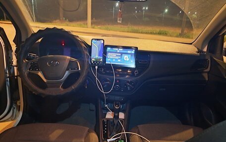 Hyundai Solaris II рестайлинг, 2019 год, 940 000 рублей, 13 фотография