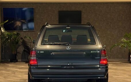 Mercedes-Benz E-Класс, 1995 год, 9 680 000 рублей, 4 фотография