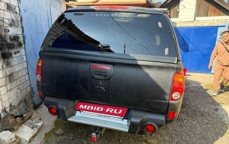 Mitsubishi L200 IV рестайлинг, 2014 год, 1 890 000 рублей, 6 фотография