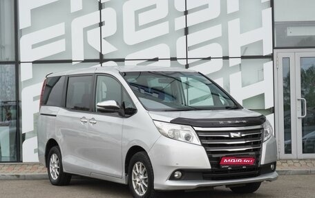 Toyota Noah III, 2014 год, 1 950 000 рублей, 1 фотография