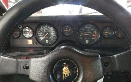 Lamborghini Countach, 1991 год, 29 900 000 рублей, 6 фотография