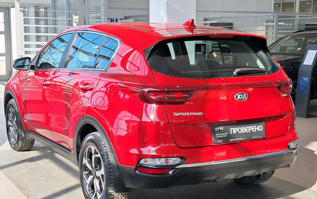 KIA Sportage IV рестайлинг, 2020 год, 2 350 000 рублей, 5 фотография