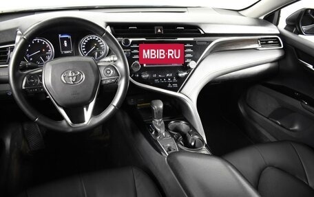 Toyota Camry, 2020 год, 1 985 900 рублей, 6 фотография
