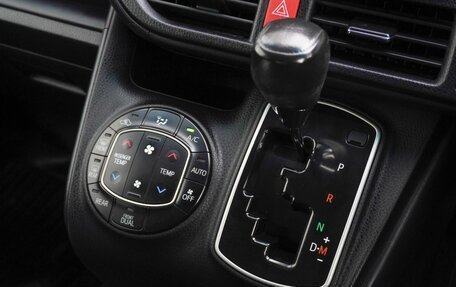 Toyota Noah III, 2014 год, 1 950 000 рублей, 14 фотография