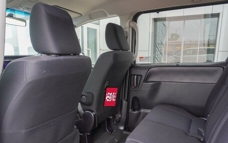 Toyota Noah III, 2014 год, 1 950 000 рублей, 13 фотография