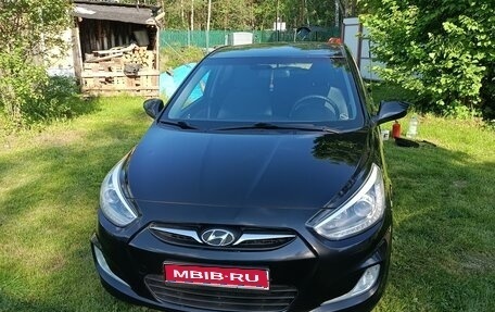 Hyundai Solaris II рестайлинг, 2014 год, 900 000 рублей, 1 фотография