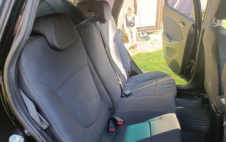 Hyundai Solaris II рестайлинг, 2014 год, 900 000 рублей, 18 фотография