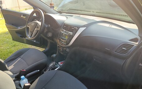 Hyundai Solaris II рестайлинг, 2014 год, 900 000 рублей, 17 фотография