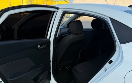 Hyundai Solaris II рестайлинг, 2017 год, 1 000 000 рублей, 13 фотография