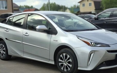 Toyota Prius IV XW50, 2021 год, 2 450 000 рублей, 8 фотография
