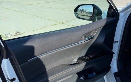 Toyota Camry, 2018 год, 2 675 000 рублей, 10 фотография