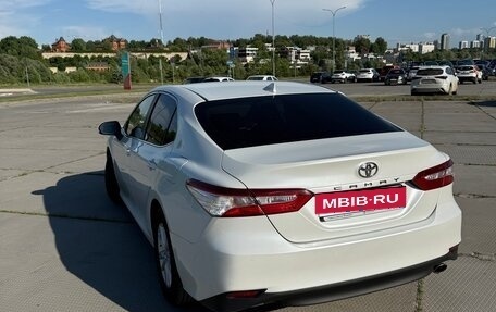 Toyota Camry, 2018 год, 2 675 000 рублей, 5 фотография