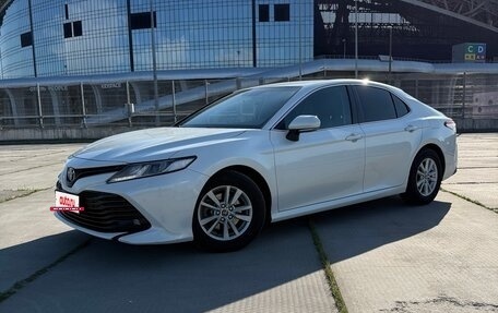 Toyota Camry, 2018 год, 2 675 000 рублей, 4 фотография