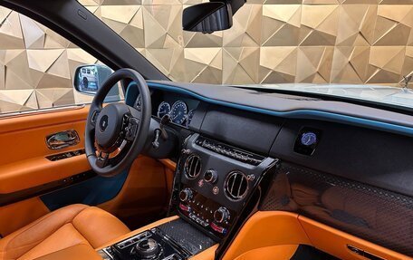 Rolls-Royce Cullinan, 2022 год, 39 900 000 рублей, 6 фотография
