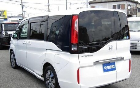 Honda Stepwgn IV, 2017 год, 1 400 000 рублей, 4 фотография