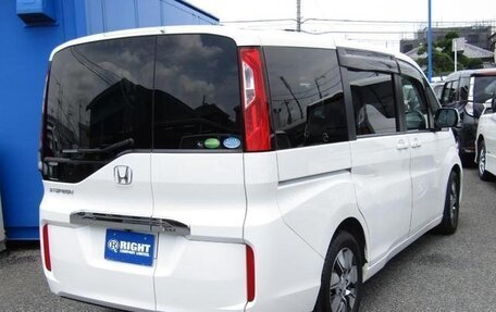 Honda Stepwgn IV, 2017 год, 1 400 000 рублей, 3 фотография