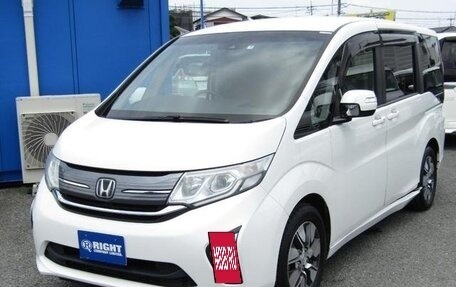 Honda Stepwgn IV, 2017 год, 1 400 000 рублей, 2 фотография
