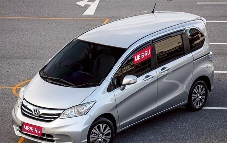 Honda Freed I, 2015 год, 902 000 рублей, 1 фотография