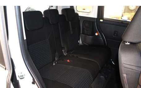 Toyota Roomy I, 2022 год, 950 000 рублей, 29 фотография