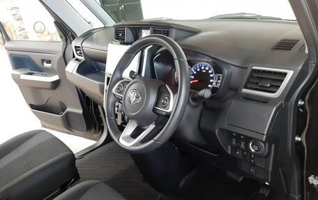Toyota Roomy I, 2022 год, 1 000 000 рублей, 13 фотография