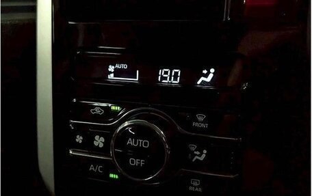 Toyota Roomy I, 2022 год, 1 000 000 рублей, 12 фотография