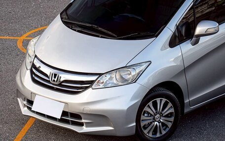 Honda Freed I, 2015 год, 902 000 рублей, 2 фотография