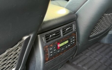 Toyota Land Cruiser 200, 2012 год, 3 400 000 рублей, 31 фотография