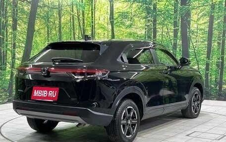 Honda Vezel, 2023 год, 1 750 000 рублей, 2 фотография