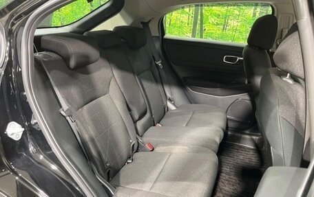 Honda Vezel, 2023 год, 1 750 000 рублей, 13 фотография