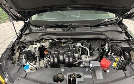 Honda Vezel, 2023 год, 1 750 000 рублей, 16 фотография