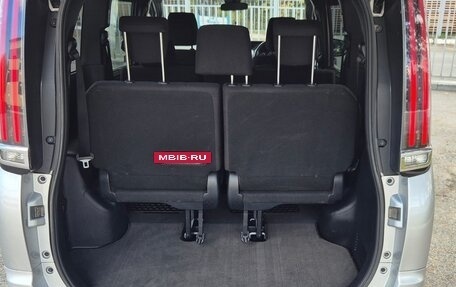 Toyota Esquire I, 2018 год, 1 890 000 рублей, 8 фотография