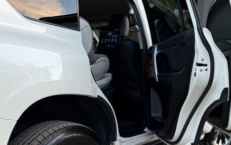 Toyota Land Cruiser Prado 150 рестайлинг 2, 2014 год, 3 587 000 рублей, 19 фотография