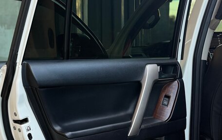 Toyota Land Cruiser Prado 150 рестайлинг 2, 2014 год, 3 587 000 рублей, 11 фотография