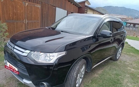 Mitsubishi Outlander III рестайлинг 3, 2014 год, 1 550 000 рублей, 6 фотография