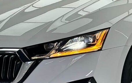 Skoda Octavia IV, 2022 год, 2 100 000 рублей, 2 фотография