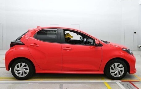 Toyota Yaris, 2020 год, 780 010 рублей, 2 фотография