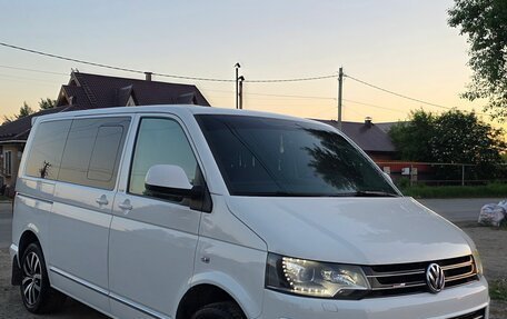 Volkswagen Multivan T5, 2013 год, 2 990 000 рублей, 1 фотография