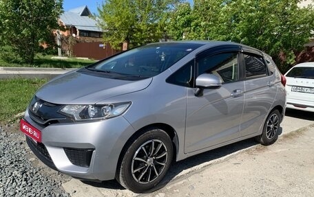Honda Fit III, 2013 год, 1 080 000 рублей, 1 фотография