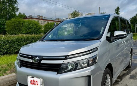 Toyota Voxy III, 2016 год, 1 950 000 рублей, 2 фотография