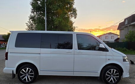 Volkswagen Multivan T5, 2013 год, 2 990 000 рублей, 2 фотография