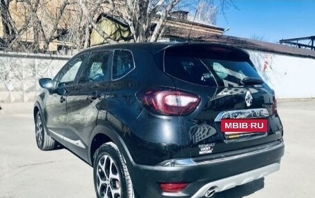 Renault Kaptur I рестайлинг, 2017 год, 1 250 000 рублей, 3 фотография