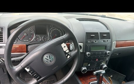 Volkswagen Touareg III, 2003 год, 400 000 рублей, 9 фотография