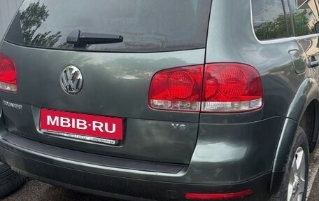 Volkswagen Touareg III, 2003 год, 400 000 рублей, 3 фотография