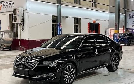 Skoda Superb III рестайлинг, 2022 год, 1 882 000 рублей, 1 фотография