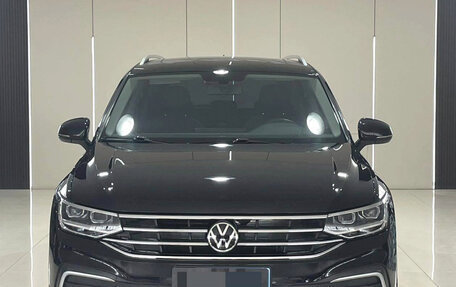 Volkswagen Tiguan II, 2023 год, 1 940 123 рублей, 1 фотография